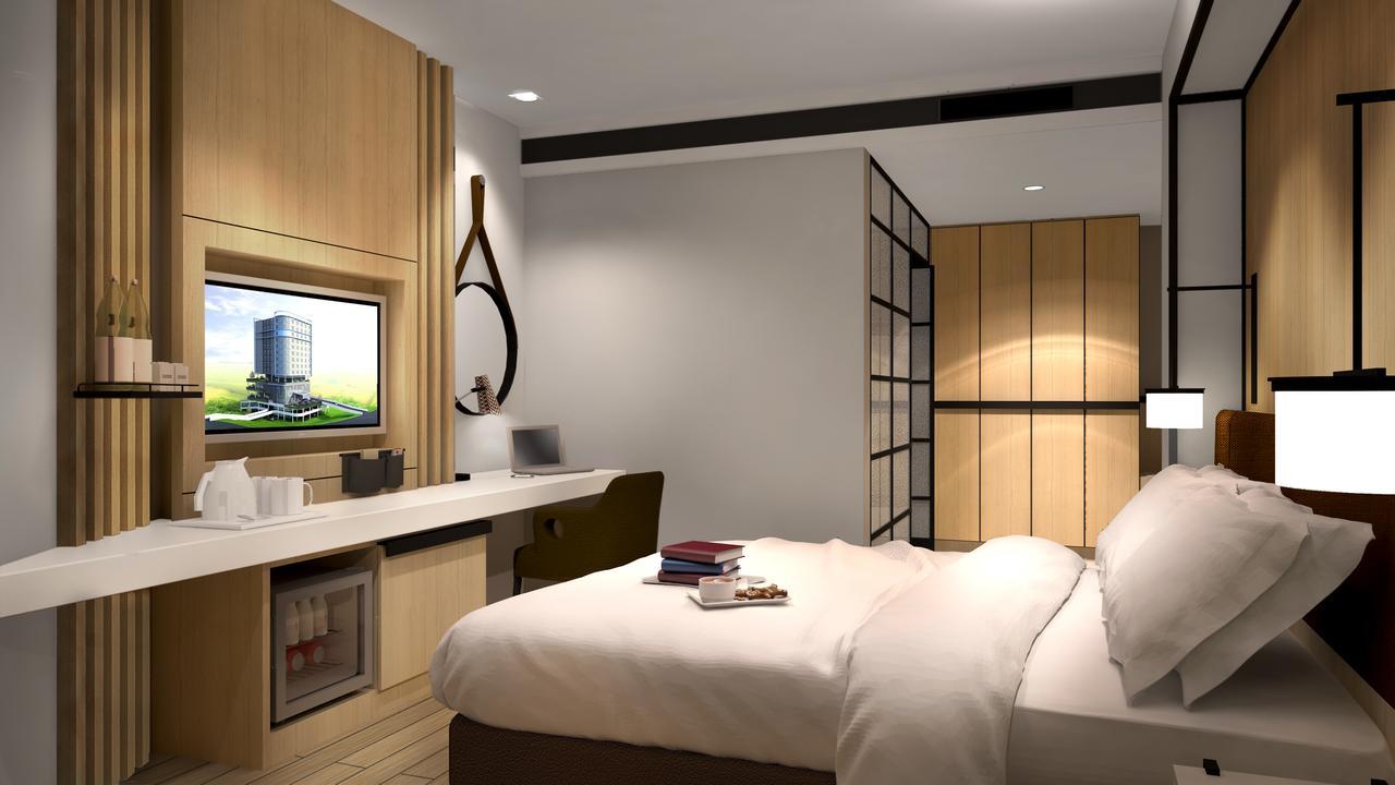 Novotel Karawang Exterior foto